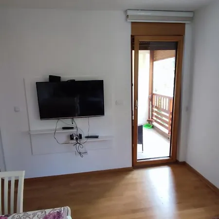 アパート Jeca ズラティボール